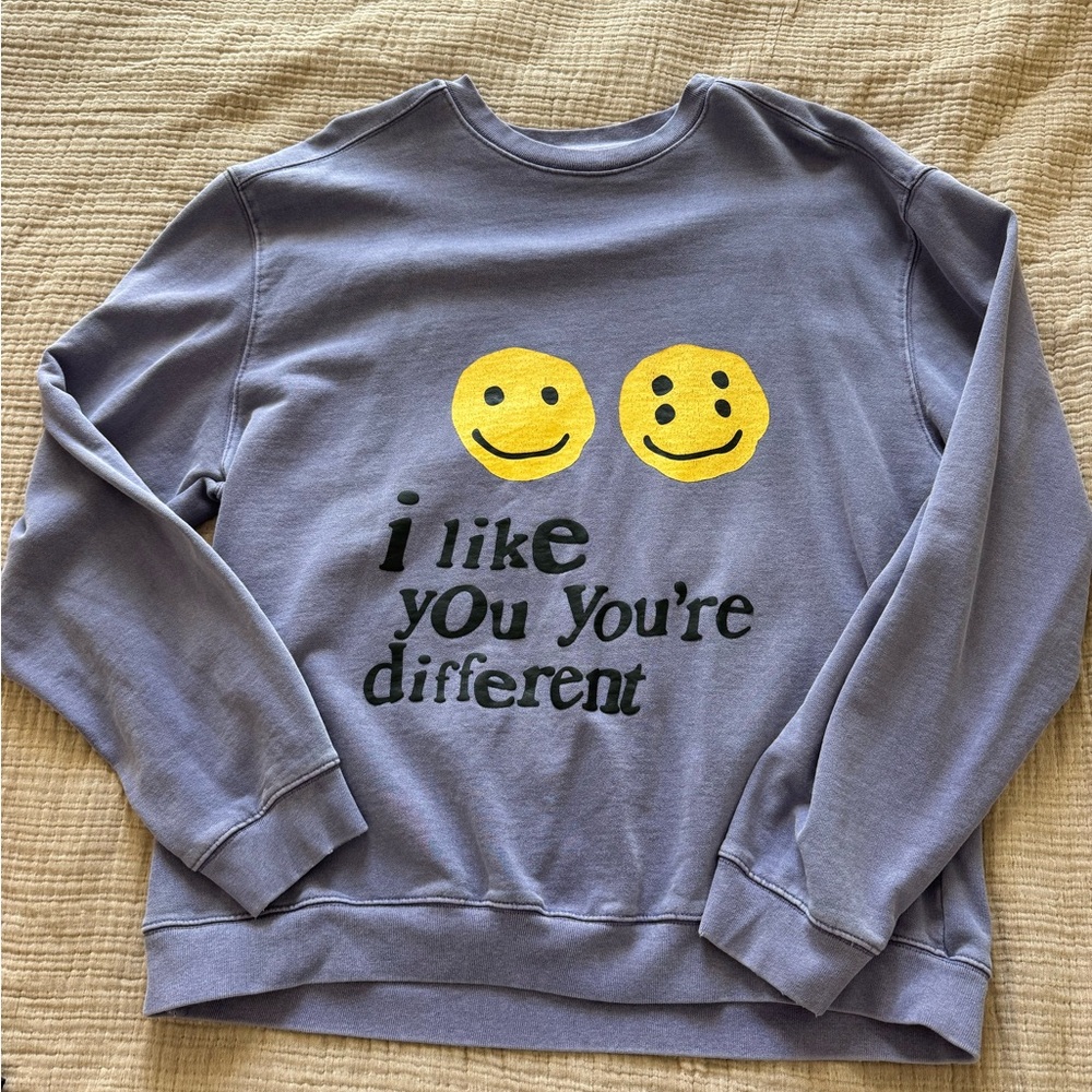 Adorable I LIKE YOU YOURE DIFFERENT crew 😀😀😀